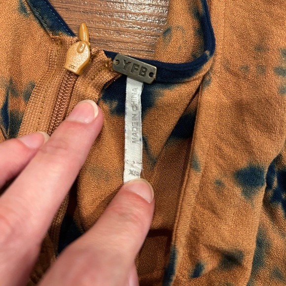 YFB Young Fabulous Broke V-neck Ruched Bodice Maxi Dress Women’s Size XS - Picture 4 of 6